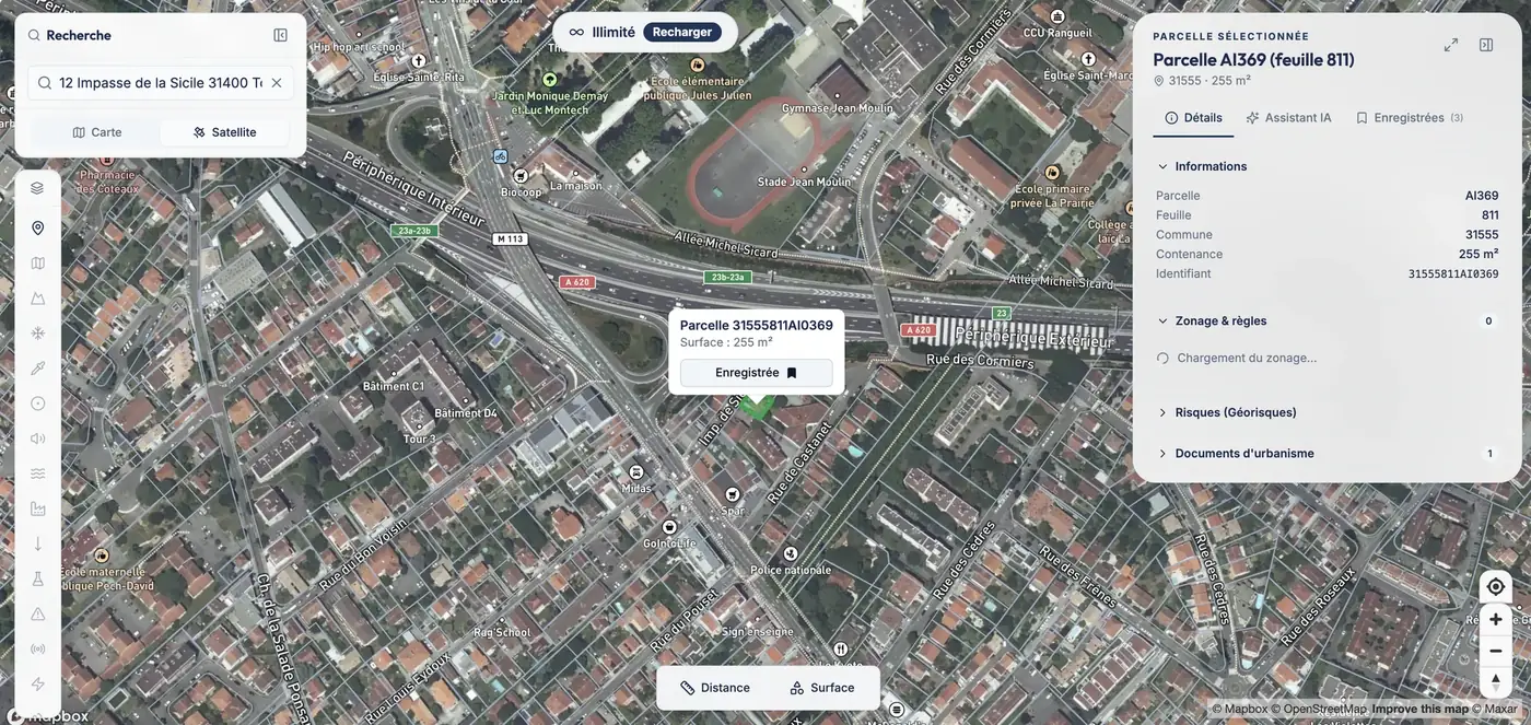 Analyse foncière Aprilyos : parcelle en surbrillance sur une vue satellite, avec sa surface, son zonage et les documents d’urbanisme